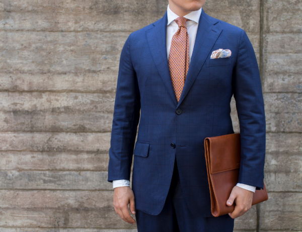 Jas Slim Fit dengan Detail Saku Berbeda